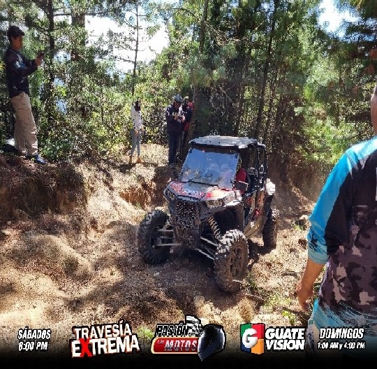 TRAVESÍA EXTREMA RUMBO A LAGUNA CHICHOY