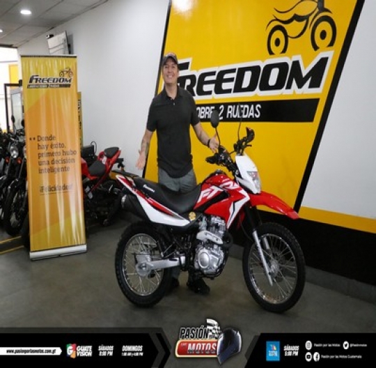 PRUEBA DE MANEJO FREEDOM FXR 200L