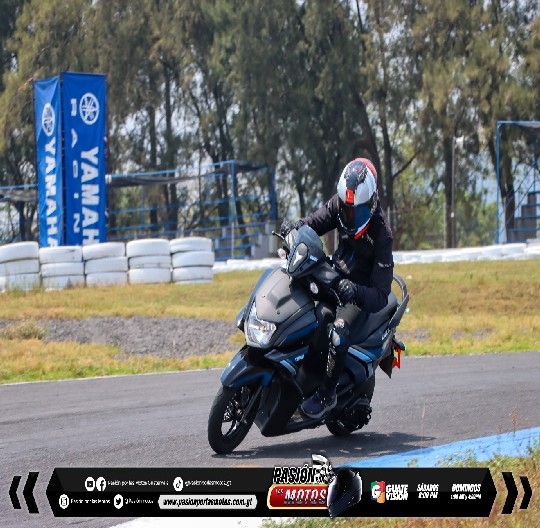 TRACK DAY Y PRUEBA DE MANEJO CON LA YAMAHA RAY 125cc Y MT15