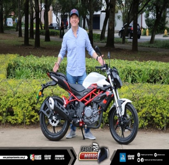 PRUEBA DE MANEJO BENELLI TNT 25N